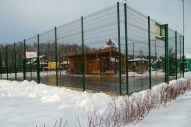  В Петрухино спортивную площадку превратили в каток