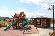 Произведены улучшения на детской площадке в Петрухино-1. Были привезены новые качели